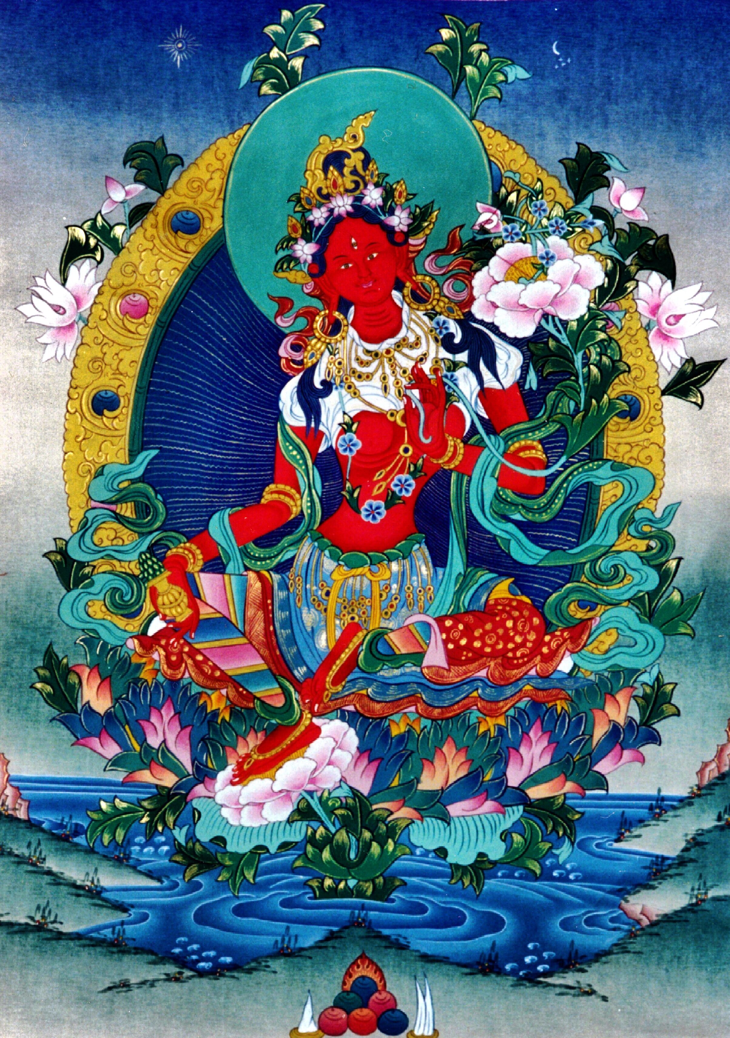 Tara Vermelha em posição meditativa, cercada por um halo.